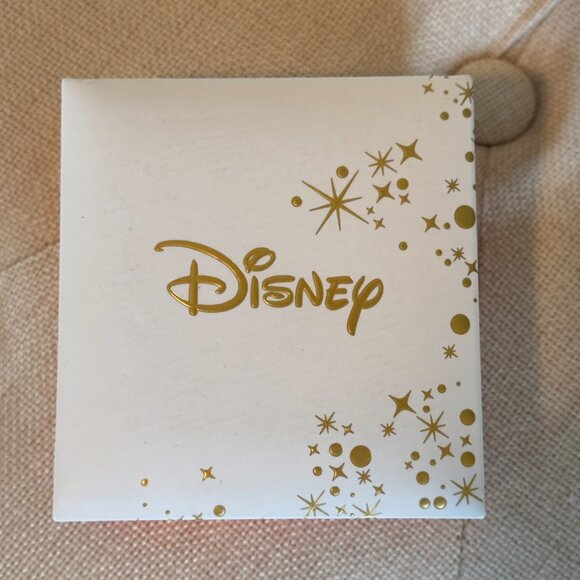 DISNEY “LOVE IS BEAUTIFUL” CHARMED BRACELET. NWT NIB - Picture 4 of 5